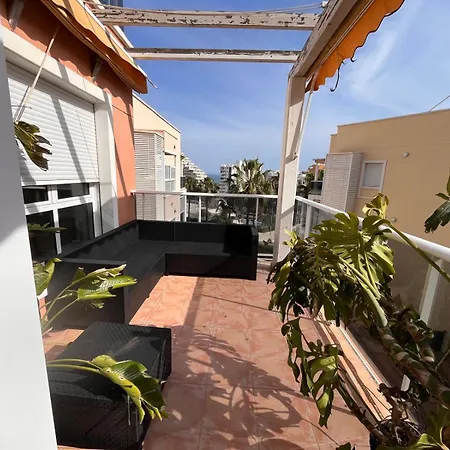 En Urbanizacion - Sofisticado Y Tranquilo Apartment