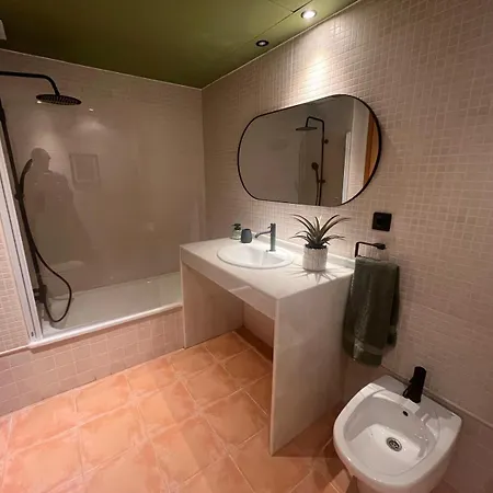 En Urbanizacion - Sofisticado Y Tranquilo Apartment *