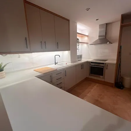Apartment En Urbanizacion - Sofisticado Y Tranquilo *